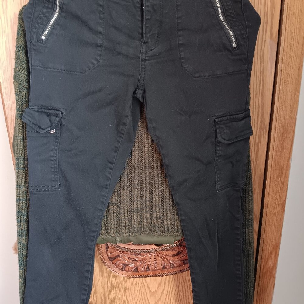 Level 99 Black Skinny Pants/Jegging type